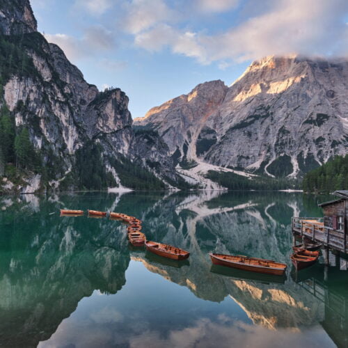 Partir en van au Lago di Braies, Dolomites, Italie